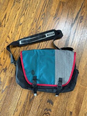 Timbuk2 Teal Messenger Bag with Gray Panel and Red Trim